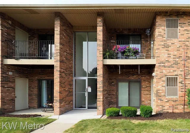 15014-island-dr-sterling-heights-mi-48313/hzid_4d1bbade