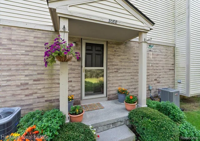3088-high-pointe-ridge-rd-lake-orion-mi-48359/hzid_582cfbae