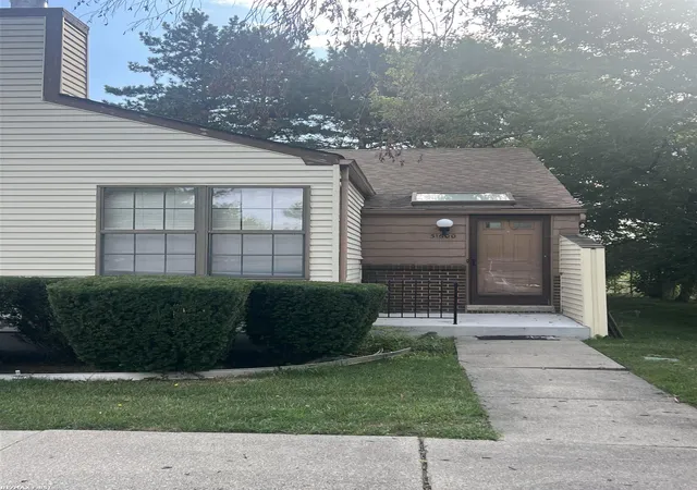 31600-hoover-rd-warren-mi-48093/hzid_1f2e8999