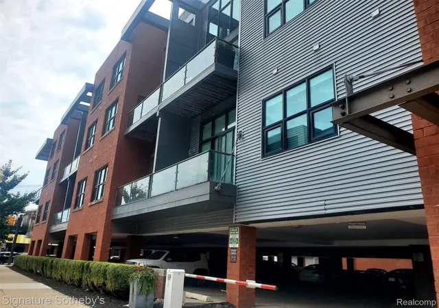111-n-main-st-202-royal-oak-mi-48067/hzid_62861778