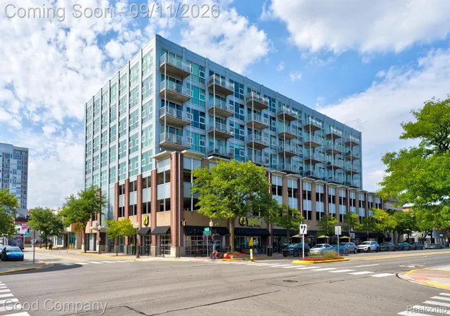 100-w-5th-street-royal-oak-mi-48067/hzid_2bd77765