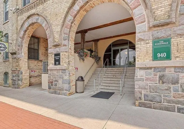 940-monroe-ave-nw-462-grand-rapids-mi-49503/hzid_275b94c7