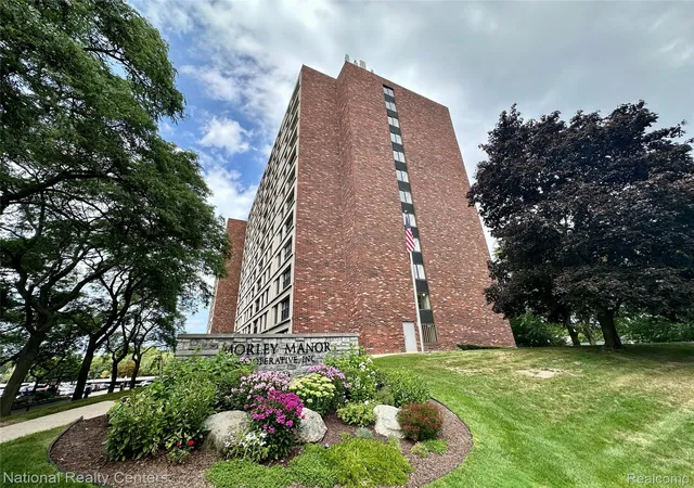21800-morley-ave-808-dearborn-mi-48124/hzid_3fd1f027