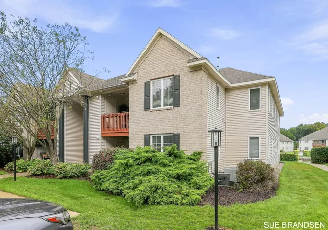 3122-w-crystal-waters-dr-8-holland-mi-49424/hzid_fecc91be