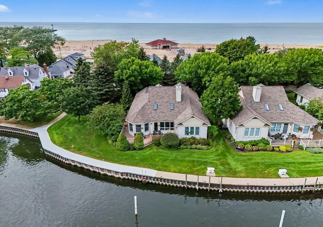 1-harbor-point-ln-manistee-mi-49660/hzid_dc1c8430