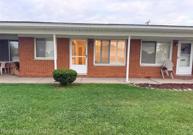 22444-kelly-rd-11-eastpointe-mi-48021/hzid_eea313f1