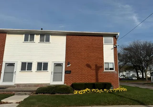 8602-kaltz-st-center-line-mi-48015/hzid_89679930