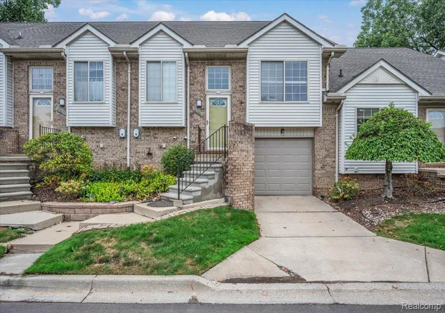 30881-lee-frank-ln-madison-heights-mi-48071/hzid_74634127