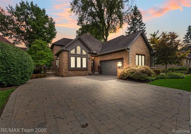 6-pembroke-ct-dearborn-mi-48126/hzid_56afa80b