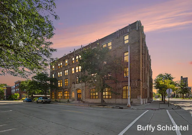 297-w-clay-ave-211-muskegon-mi-49440/hzid_96f3055b