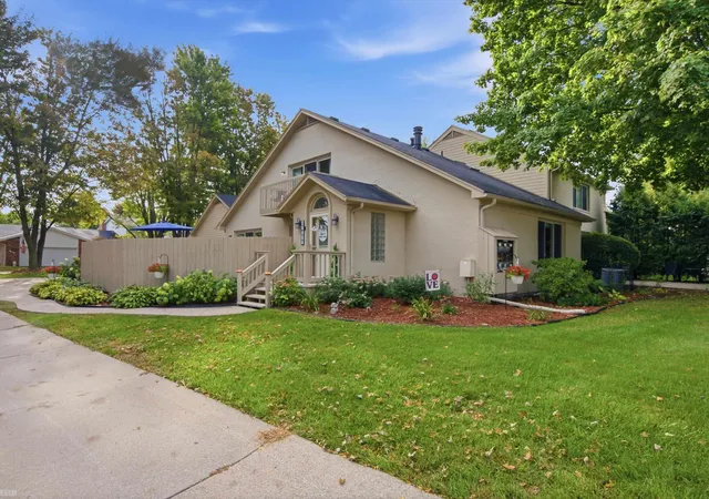 42297-e-edward-dr-clinton-township-mi-48038/hzid_b51bcbed