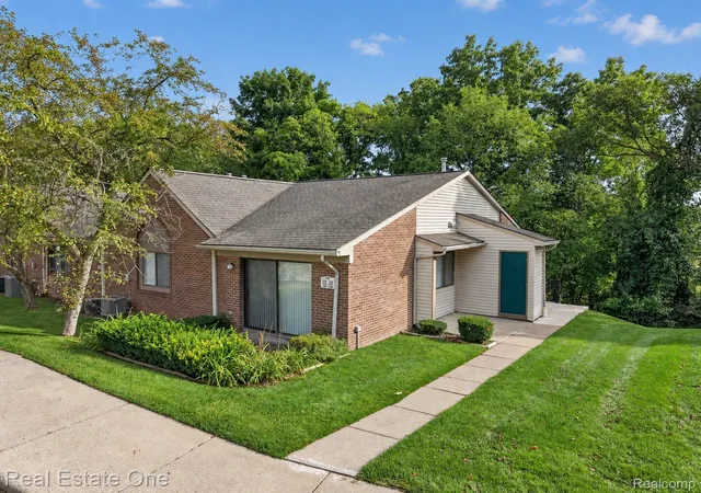 376-spring-brooke-dr-brighton-mi-48116/hzid_918c51fe
