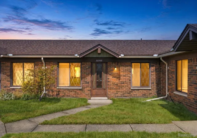 32730-valley-dr-warren-mi-48093/hzid_93108929
