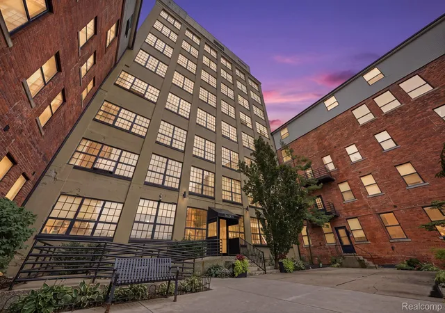 6533-e-jefferson-ave-122w-detroit-mi-48207/hzid_13d2abad
