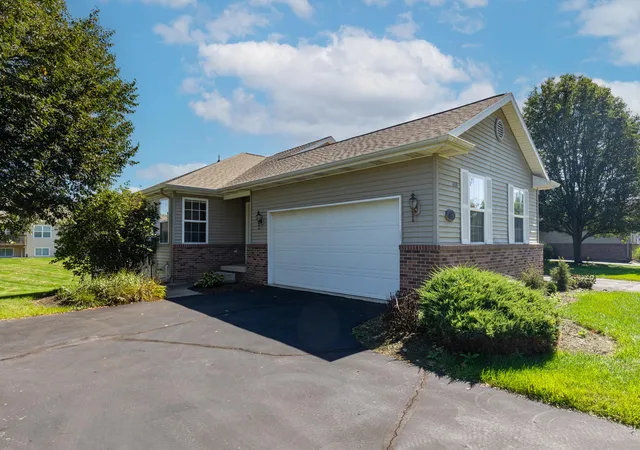 318-barrington-cir-lansing-mi-48917/hzid_f3c50fd3