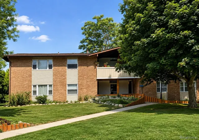 29589-w-jefferson-ave-s-16-gibraltar-mi-48173/hzid_7190ac26