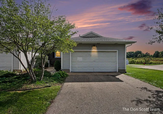 282-creekside-st-nw-sparta-mi-49345/hzid_d3b79494