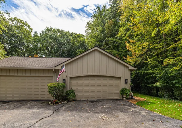 1364-bramblebush-run-bloomfield-hills-mi-48304/hzid_cdc2d776