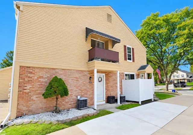 24162-meadow-brg-dr-clinton-township-mi-48035/hzid_d504167b