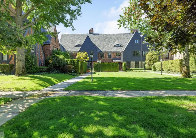 325-rivard-blvd-grosse-pointe-mi-48230/hzid_213e9506