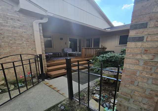 35355-blue-spruce-dr-farmington-mi-48335/hzid_dda18632