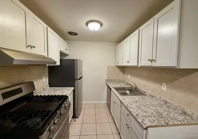 38290-fairway-ct-145a-clinton-township-mi-48038/hzid_e8692669