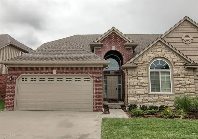 30496-berghway-trl-warren-mi-48092/hzid_5c36a8de