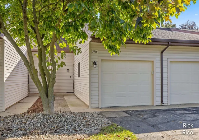 3446-stonegate-ln-sw-wyoming-mi-49519/hzid_4350cdc0