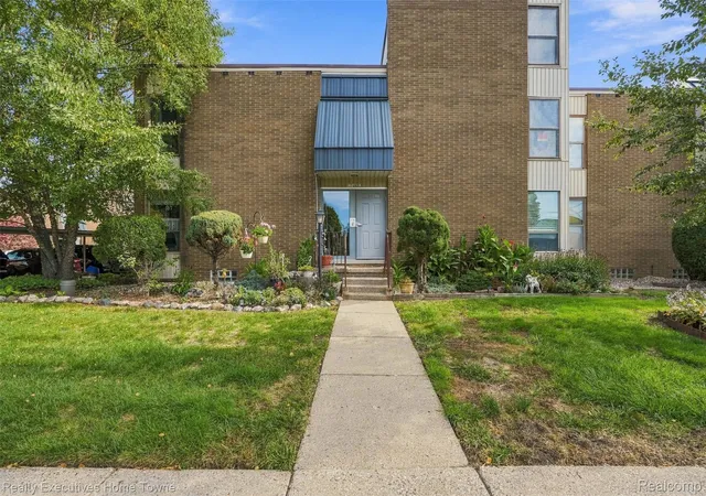 27-dickinson-st-a-mount-clemens-mi-48043/hzid_acbbbbe7