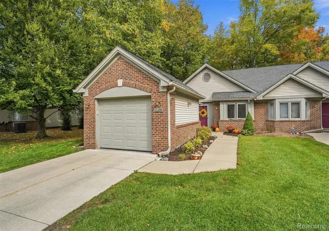 21296-juniper-ct-73-farmingtonhillscity-oakland-mi-48336/hzid_661e971b