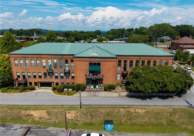 102-russell-st-206-easley-sc-29640/hzid_e2ae9591