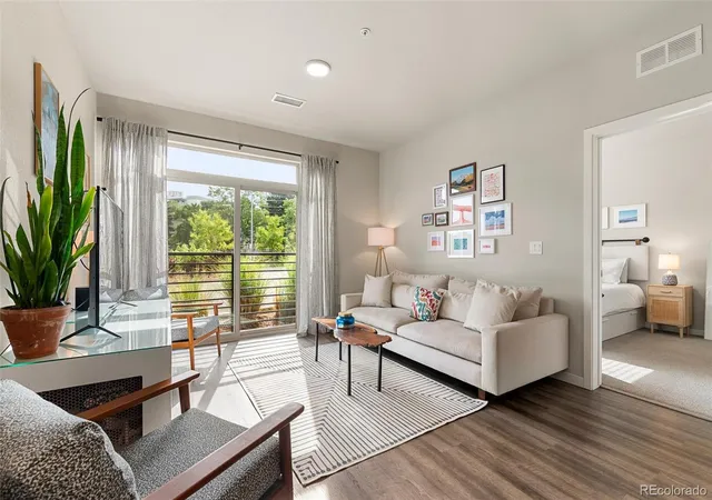 155-s-monaco-st-pkwy-102-denver-co-80224/hzid_0c48d863