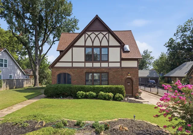 2724-e-14th-street-tulsa-ok-74104/hzid_93008b6c