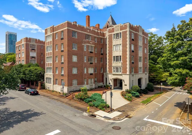 301-w-10th-street-407-charlotte-nc-28202/hzid_6126c60d