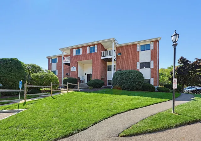 22-dailey-st-f-attleboro-ma-02703/hzid_c18ea717
