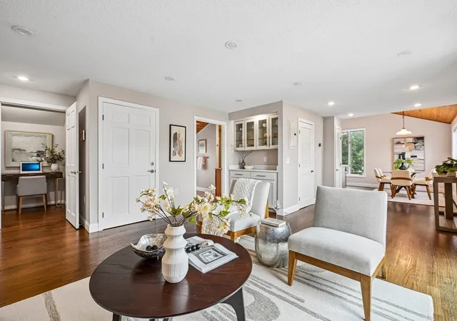 32-farragut-ave-3-somerville-ma-02144/hzid_9348e8c1