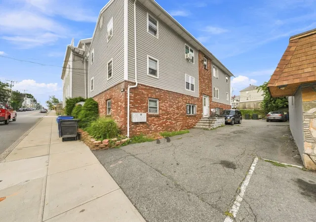 243-robeson-st-6-fall-river-ma-02720/hzid_22458539