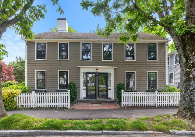 210-212-north-st-hingham-ma-02043/hzid_8d51b67e