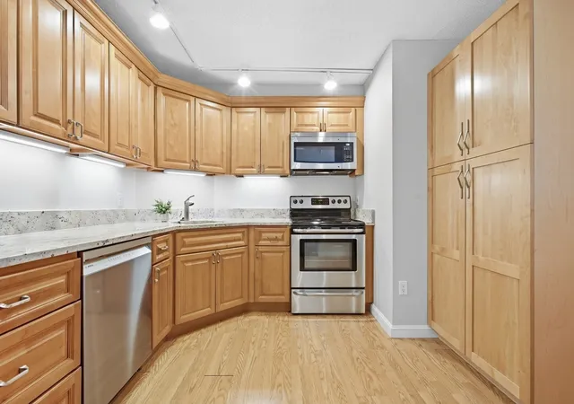 151-coolidge-ave-712-watertown-ma-02472/hzid_71b4f6f3