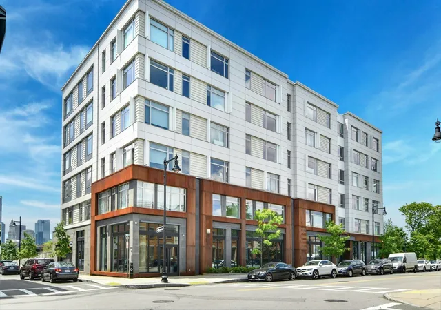 99-sumner-408-boston-ma-02128/hzid_39d957d6