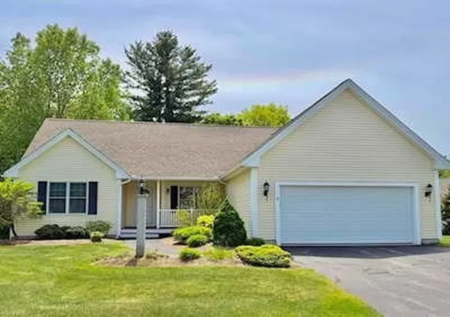 6-ashley-ln-38-methuen-ma-01844/hzid_f203f1ab
