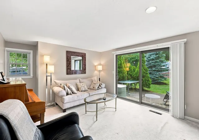 2-capstan-way-2-swampscott-ma-01907/hzid_6b7bde71
