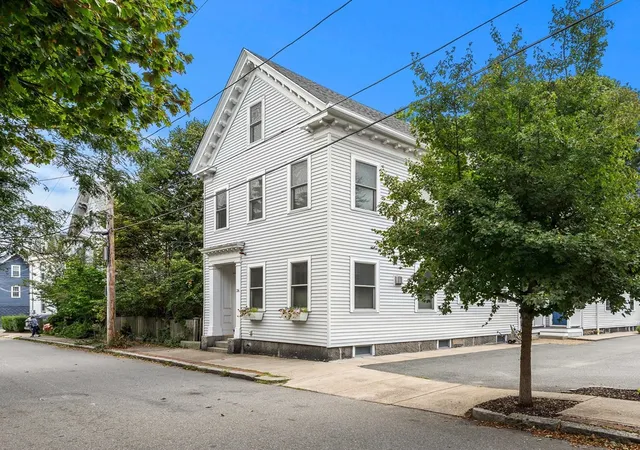 26-andrew-st-2r-salem-ma-01970/hzid_a4555810