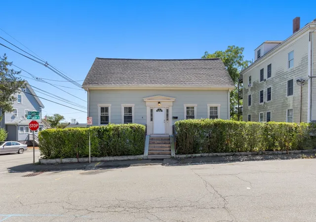 19-sadler-st-gloucester-ma-01930/hzid_3c6a1889