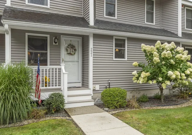 221-bayberry-hl-ln-221-leominster-ma-01453/hzid_9c4ca182