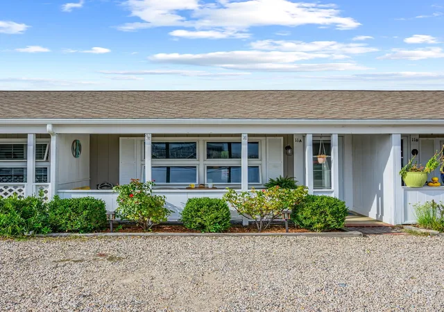 928-commercial-st-11a-provincetown-ma-02657/hzid_581b3c1c