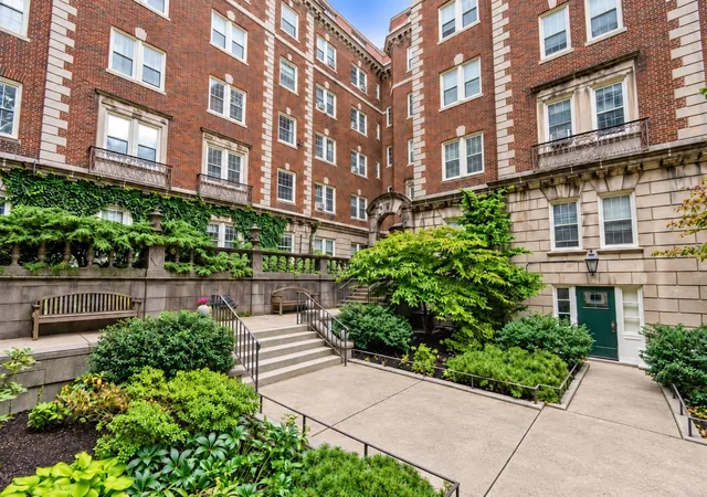 3-arlington-st-35-cambridge-ma-02140/hzid_b2a6319f