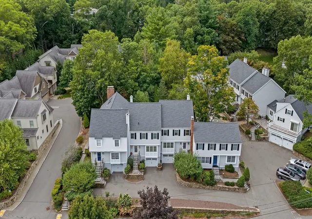 30-pleasant-st-30-wellesley-ma-02482/hzid_65b20ca2