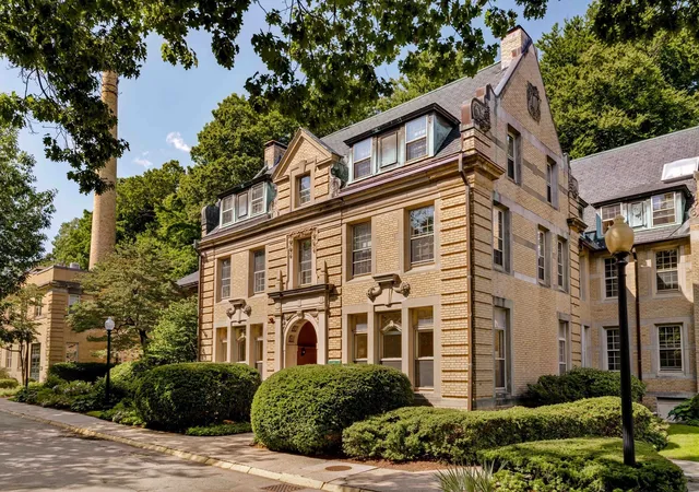 65-glen-rd-h4-brookline-ma-02445/hzid_d10ebaa8