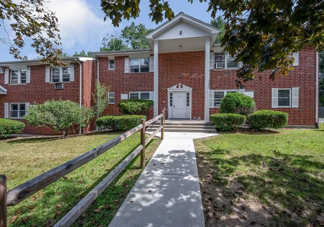 131-litchfield-pines-dr-a-leominster-ma-01453/hzid_b0021fd1